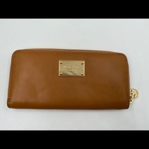 Michel Kors brown (camel) wallet! NWT